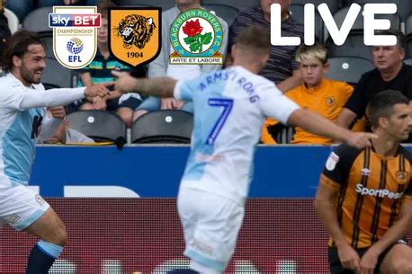 Hull City S Stephen Kingsley Forced Off After Clash Of Heads With