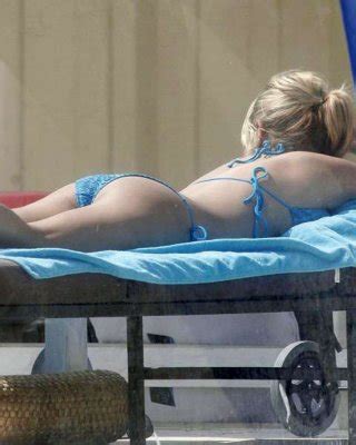 Kristin Cavallari Exposing Her Sexy Body And Hot Ass In Bikini On Pool Porn Pictures Xxx Photos