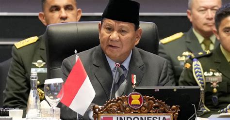 Menteri Pertahanan Prabowo Dahului Saingan Calon Presiden Indonesia