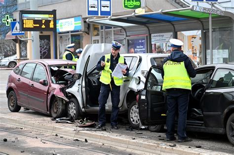 Wypadek w Szczecinie Dramatyczna relacja świadka Ludzie wylatywali w