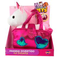 Pelúcia Infantil PlayFull Pets Passeio Divertido na Bolsinha