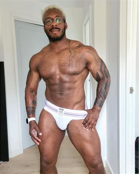 What To Wear On Your Next Gay Beach Vacation If You Arent Naked Daily Squirt