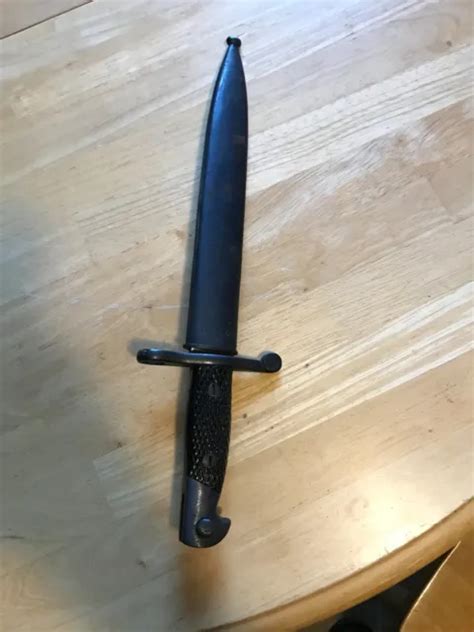 WW2 SPANISH COMBAT BAYONET AND SCABBARD MATCHING NUMBERS SPANISH Model