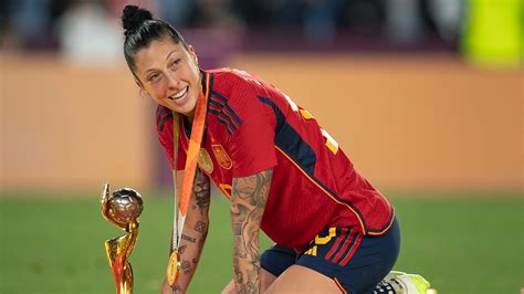 Spanish FA president's kiss on Jennifer Hermoso after Women's World Cup victory sparks ...