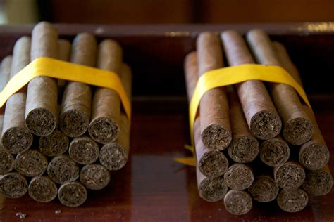 Exploring The Cuban Cigar Factory Tours Of Santa Clara Dftm Travel