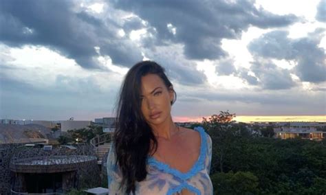 Ella es Chloe Lopez, la influencer famosa por dejar su ropa interior en 