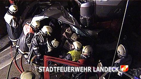 Schwerer Verkehrsunfall Im Perjentunnel Feuerwehr Landeck