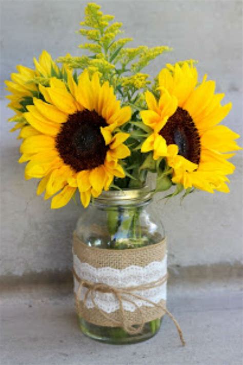 Mason Jar Flower Arrangements You Ll Want To Display All Summer