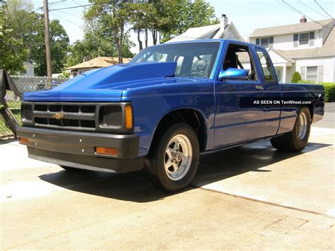 1983 S 10 Pickup Drag Race