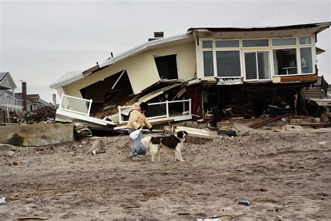 Study: People fear male-named hurricanes more