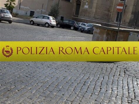 Cadavere Carbonizzato A Roma Prima Uccide La Vittima Poi La Brucia