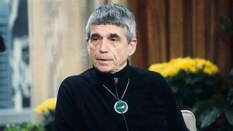 Jesuit Priest Peace Activist Daniel Berrigan Dies At 94 6abc