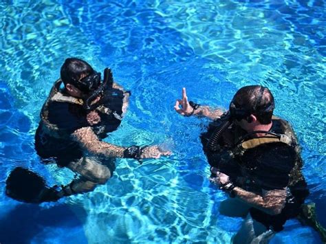 Us Commandos Showed Off Their Little Known Underwater Skills In Army