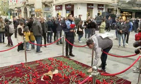 Stiklal Caddesi Nde D Nk Patlamada Hayat N Kaybedenler Olay Yerine