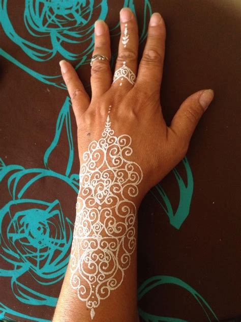 Pin By Henné Patou On Henné Blanc White Henna Henna Hand Tattoo