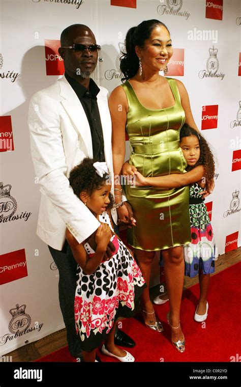 Djimon Hounsou Kimora Lee Simmons And Her Daughters Kimora Lee Simmons Clothing Line