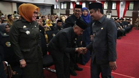 Foto Andi Sudirman Sulaiman Lantik Pejabat Pemprov Sulsel Tribun