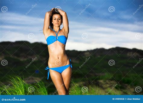 Het Meisje Van De Bikini Stock Foto Image Of Zwempak