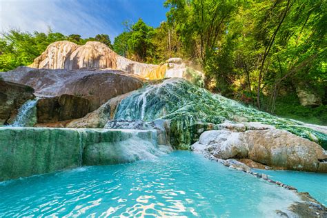 Bagni San Filippo Scopri Le Meravigliose Terme Libere Nascoste In Toscana