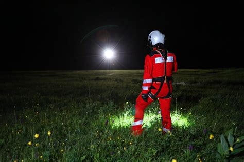 Rettung Aus Der Dunklen Wand Schweizerische Rettungsflugwacht Rega