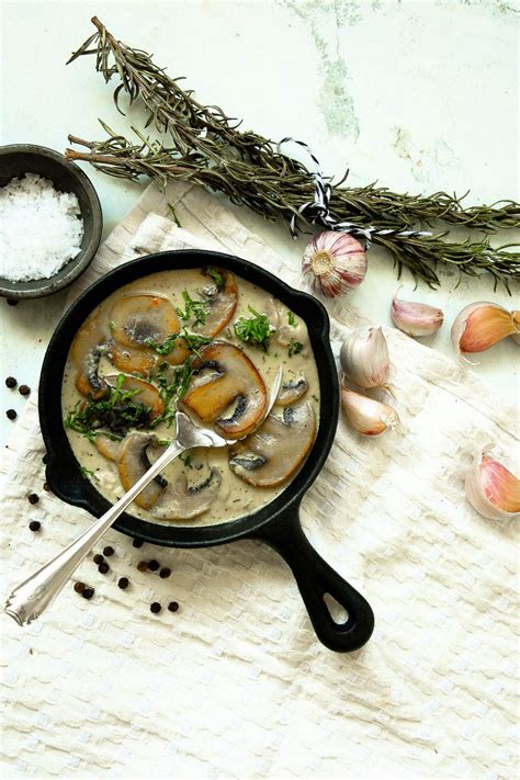 Creamy Mushroom Sauce - CHEF IT UP