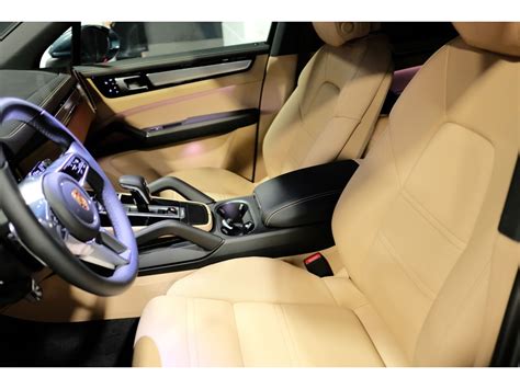 2019 Porsche Cayenne: 22 Interior Photos | U.S. News