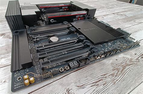 ASUS Pro WS TRX50 SAGE WIFI La Motherboard Per I Nuovi Threadripper