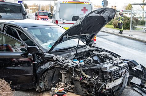 FMT Pictures Schwerer PKW Unfall am Gelände des Salzburg Airport vom