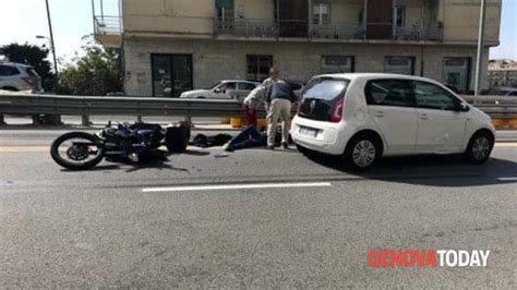 Incidente Stradale In Corso Europa Auto Contro Moto Un Ferito