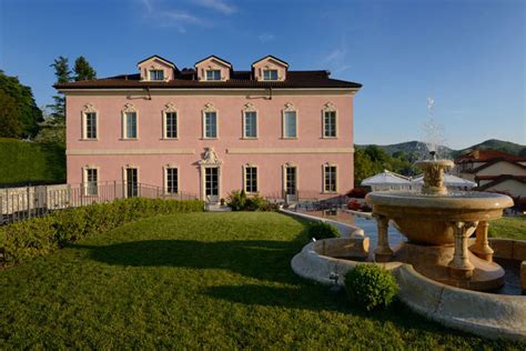 Castello dal Pozzo, a boutique hotel in Piedmont