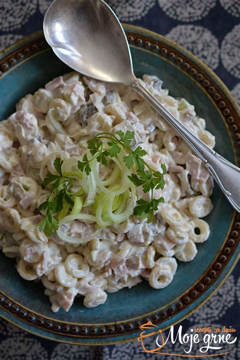 Obrok Salata Sa šunkom I Prazilukom Moje Grne