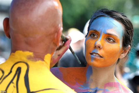 Models Ditch Their Clothes To Become Human Works Of Art In New York City S Annual Bodypainting