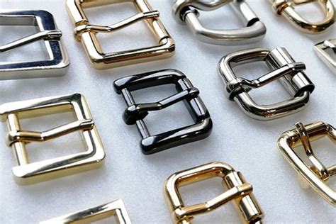 30 Different Types of Belt Buckles (Western, Adjustable...)