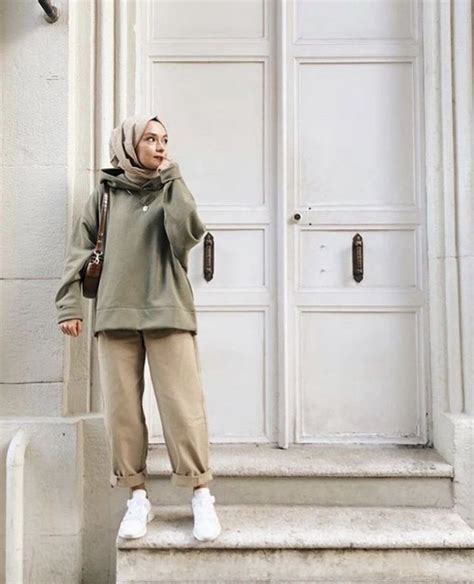 50 Best Hijab Styles On Instagram 2021 For All Hijabis Hoodie Outfit