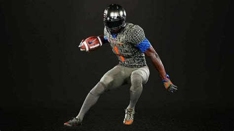 University of Florida football team will wear alligator-themed uniforms ...