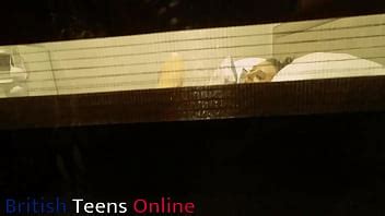 Ves a tu vecino masturbándose XVIDEOS