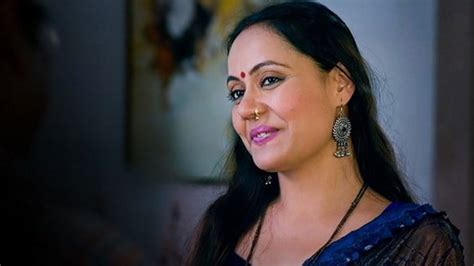 Watch Antique P EP Hindi Hot Web Series ULLU Ixiporn Fans