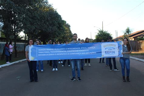 Confira as fotos do Desfile Cívico do aniversário de Bandeirantes