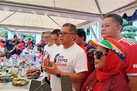 Foto Gowes Keliling Surabaya Sekjen Pdi P Hasto Sampaikan Pesan