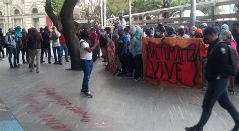 Por Qu Protestan Los Normalistas De Ayotzinapa Frente A La Fgr