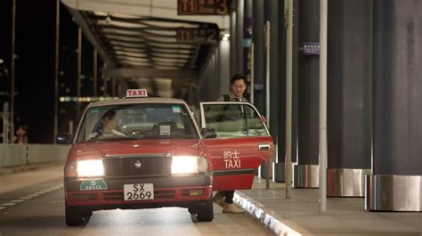 IMCDb org 2000 Toyota Crown Comfort LPG YXS10 in 家族荣耀之继承者 The Heir