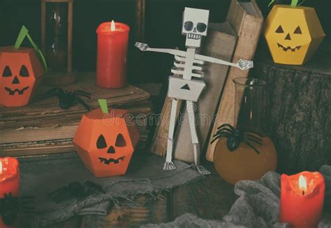 Diy Halloweenowy Wystr J Bania I Ko Ciec Od Papieru Paj K Dzieci