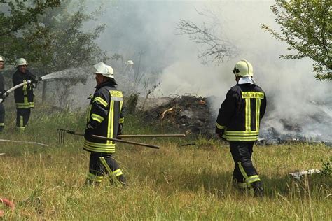 Rauchs Ule Von Fl Chenbrand War Kilometerweit Zu Sehen