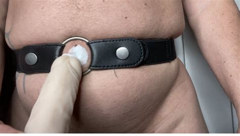 Everydeygrey Fucks Belly Button With A Dildo Wearing A Tight Belt XHamster