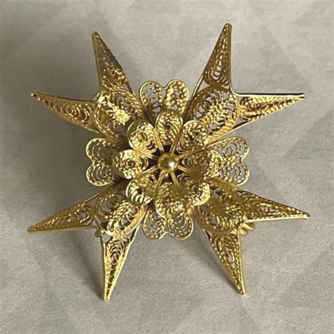 18ct Gold Filigree Maltese Cross Pendant Brooch 32cm