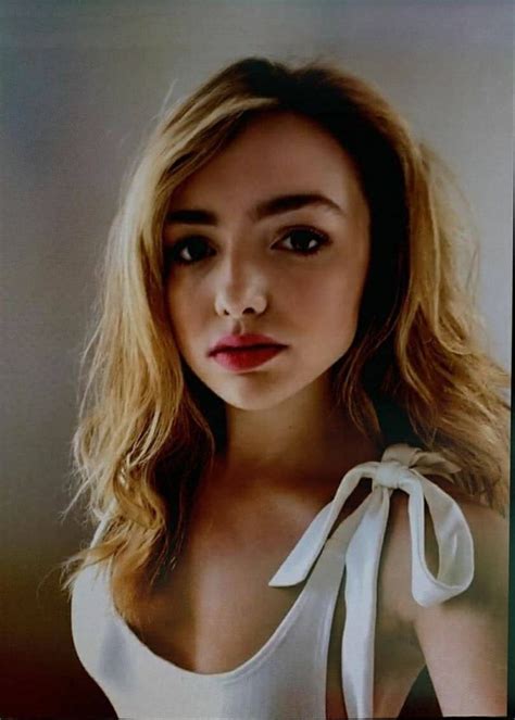 Pin By Constantine On Celebrity Peyton List Celebrities Brunette To Blonde