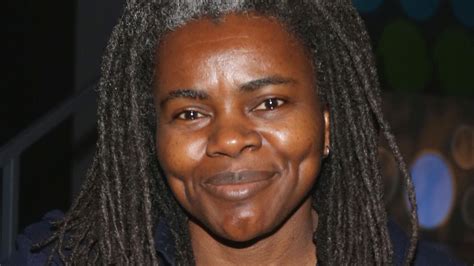 Tracy Chapman is first black writer to win CMA's song of the year - BBC