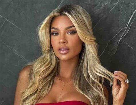 Alexa Collins - Bio, Family, Net Worth