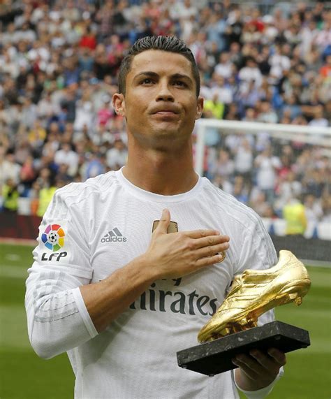 Real Madrid Rinde Homenaje A Cristiano Ronaldo Por Su Cuarta Bota De