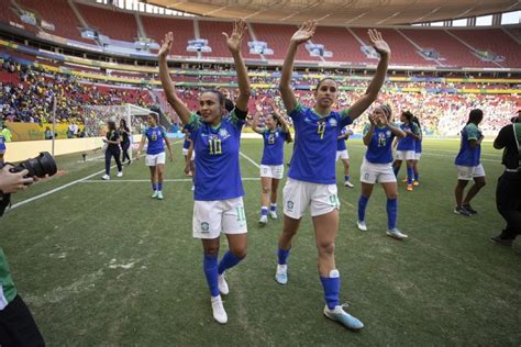 Bancos terão horário diferenciado nos jogos da seleção feminina Veja